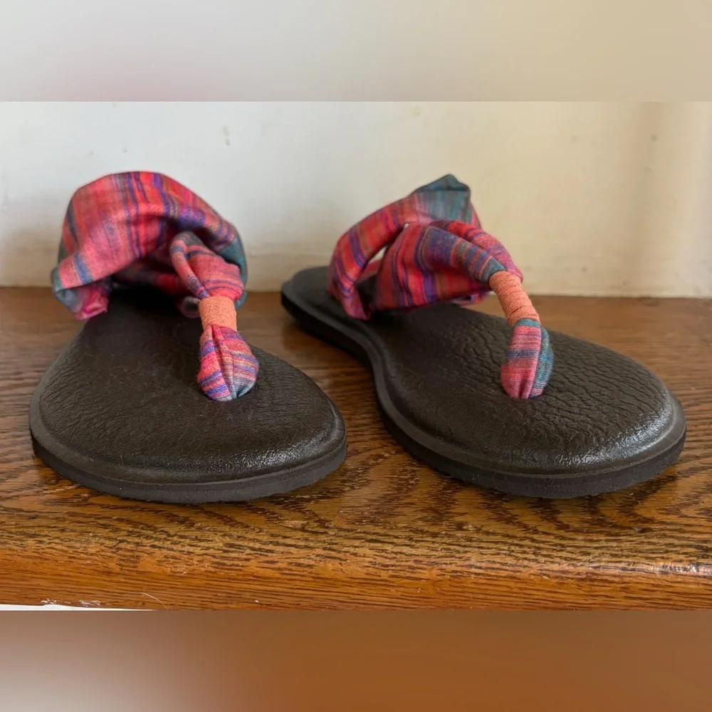 Sanuk vibrant striped